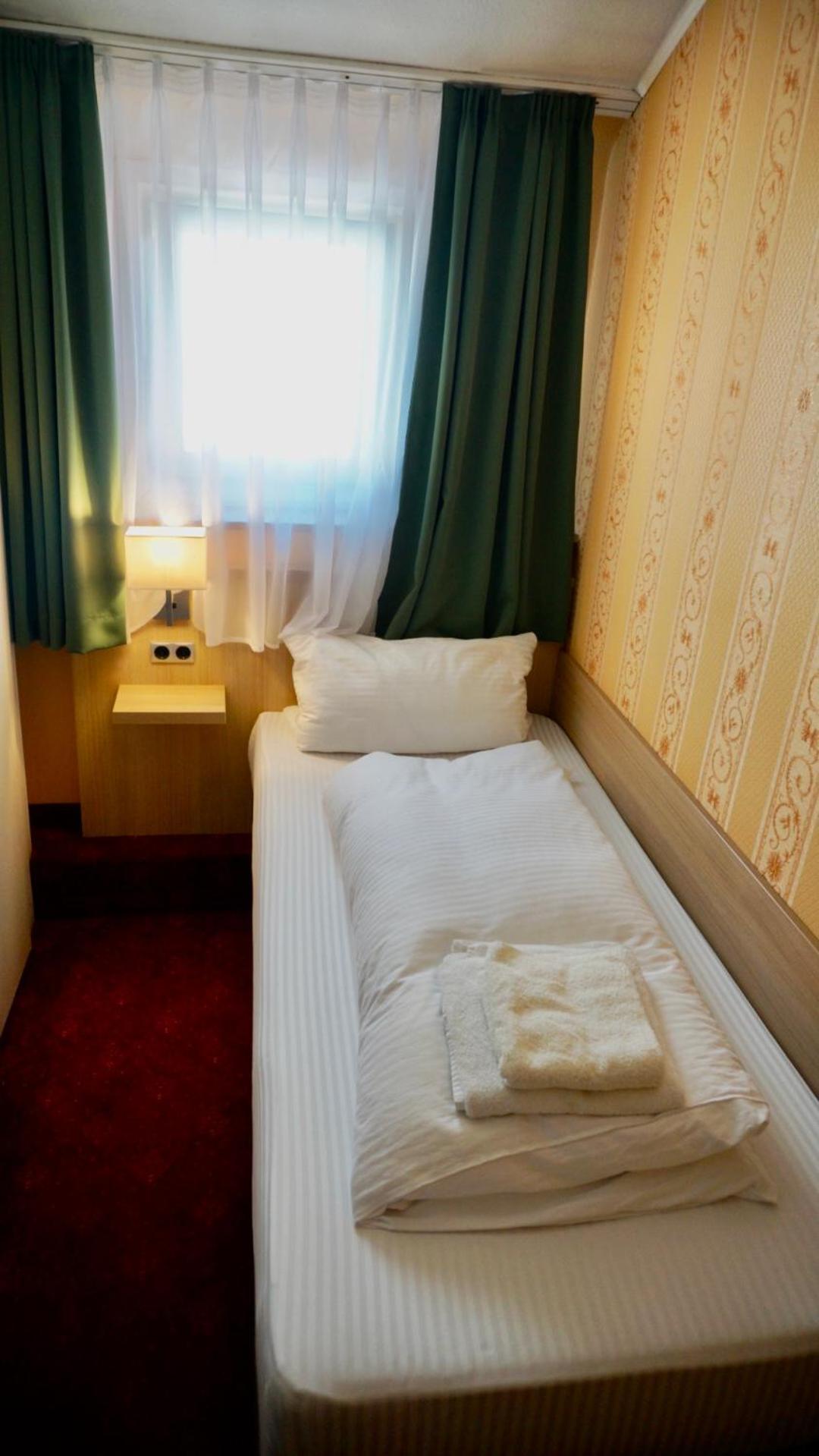 Hotel Hafner - Self Check-In シュトゥットガルト エクステリア 写真