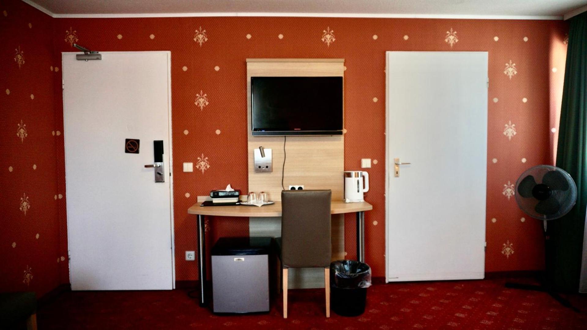 Hotel Hafner - Self Check-In シュトゥットガルト エクステリア 写真